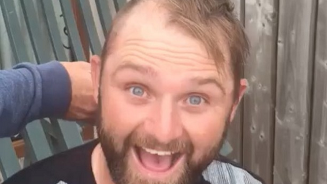 Andy Sullivan shaves his hair off at Irish Open